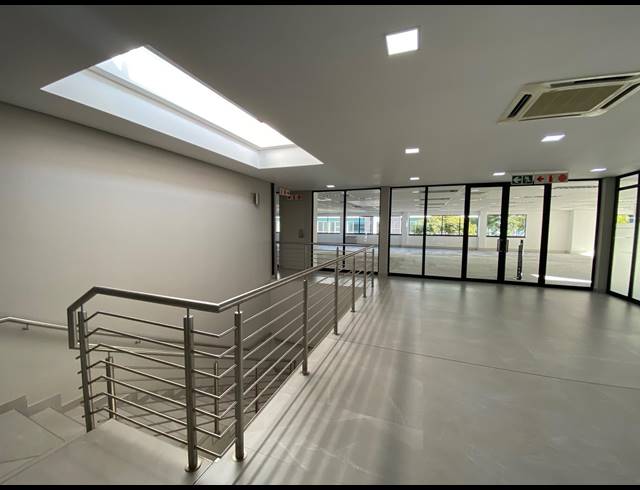456M² OFFICE TO LET IN FOURWAYS
